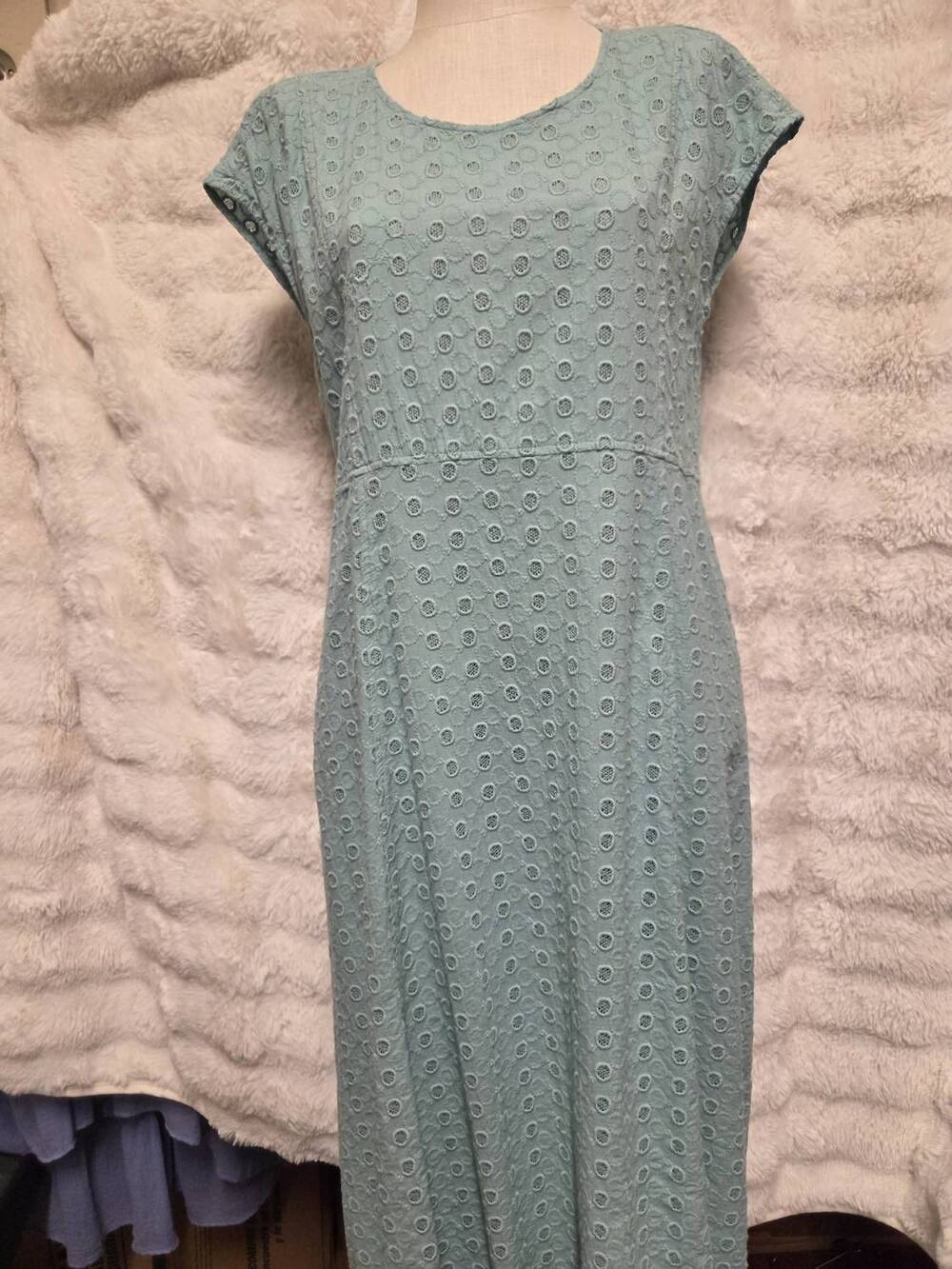 NEW GRIZAS women's cappped midi dress in soft green